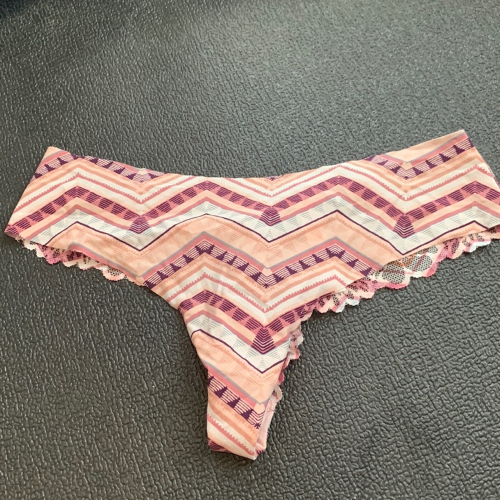 VS PINK Thong